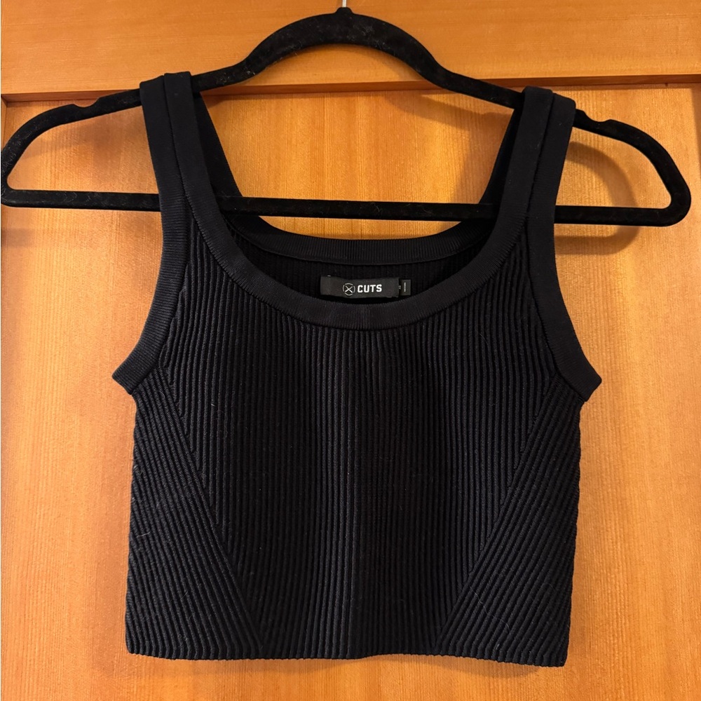 NWOT CUTS Women’s Black Ribbed Cropped Tank Top